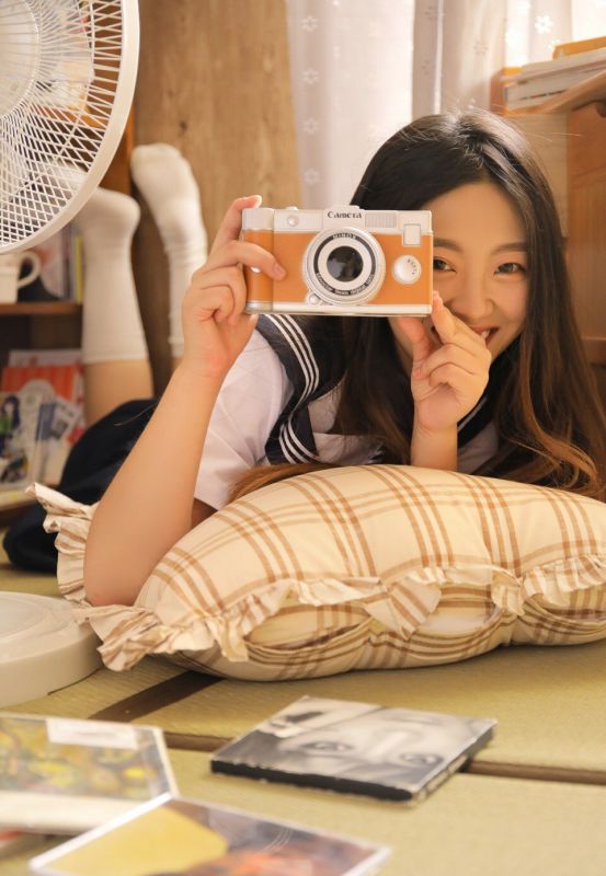 童颜美少女校园萝莉惹火床上自拍深沟图片