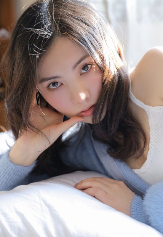床上白嫩梦幻少女香艳撩人男人天堂性感写真图片