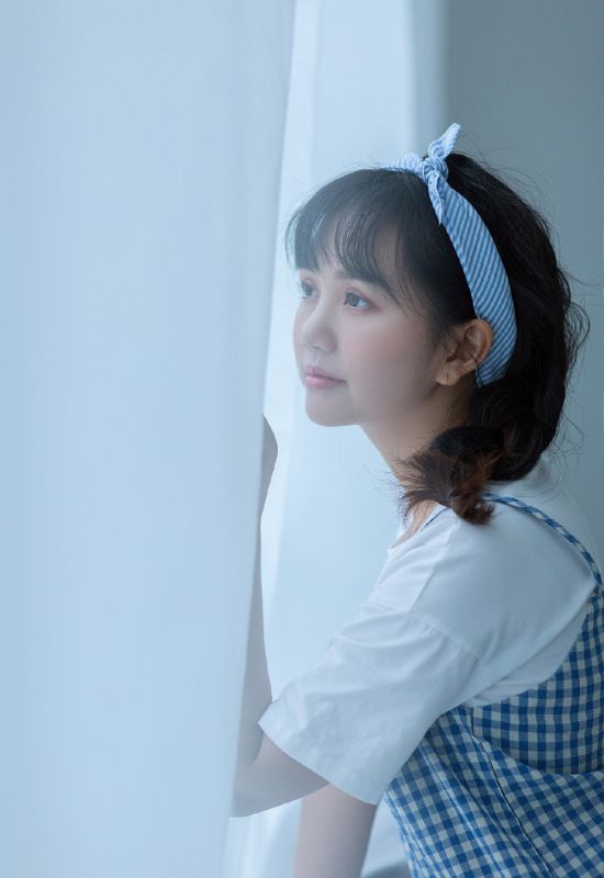 恬静天然少女元气小清新格子裙清纯淑女写真