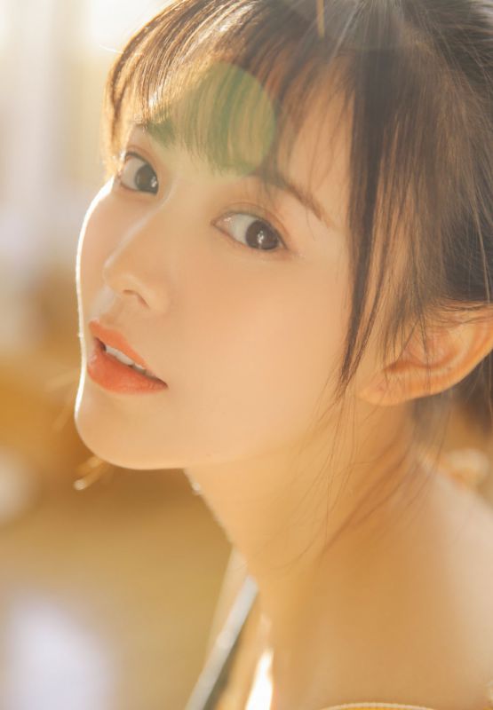 吊带少女火辣身材清纯私房白嫩诱惑写真图片