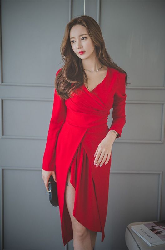 红妆惊艳美女模特黑色高跟鞋美腿气质连衣裙性感写真