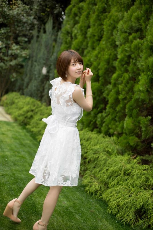 日本少女桥本奈奈未户外清纯写真照