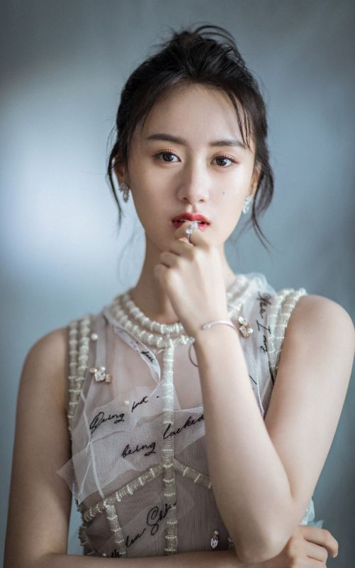 优雅淑女袁冰妍艳丽薄纱长裙唯美迷人明星图片