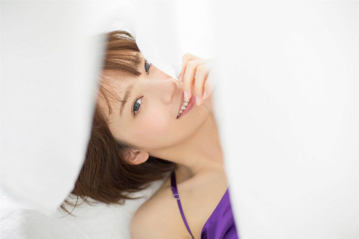日本少女桥本奈奈未户外清纯写真照