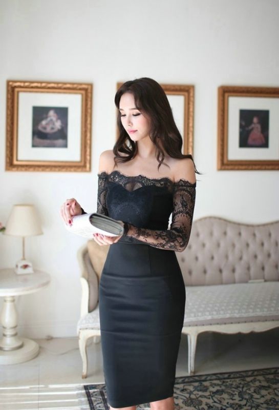 端庄大方的美女模特酥胸美乳诱惑撩人写真