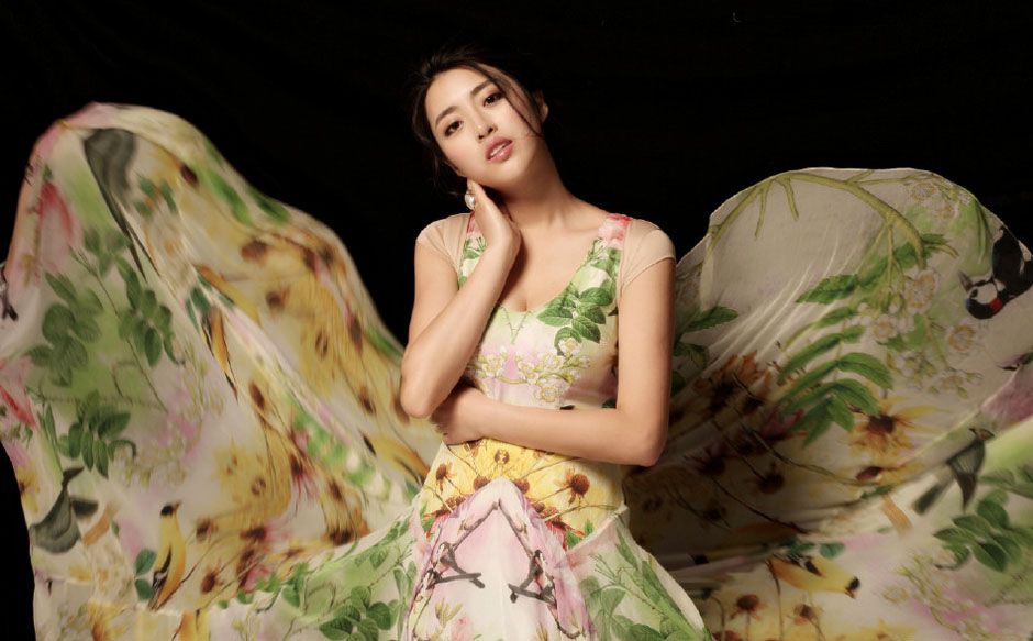 世界小姐余薇薇清新迷人写真