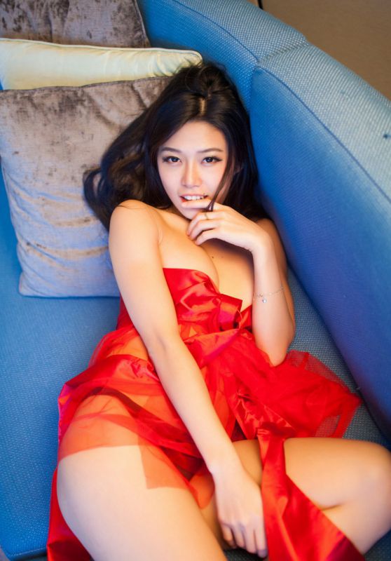 制服美女luvian本能私房性感写真照
