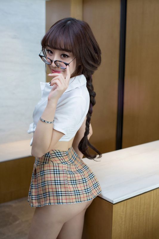 制服美女韩雨菲私房性感写真集