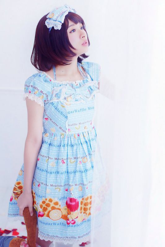 粉嫩学生妹Lynn小清新写真