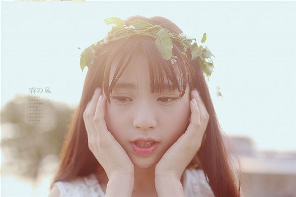 90后清纯校花户外迷人写真