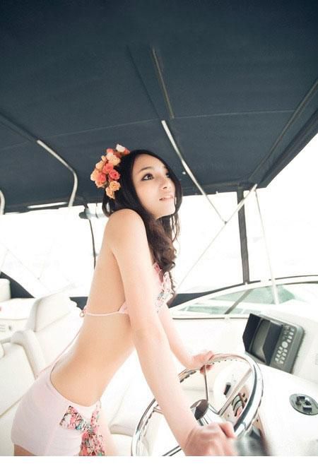 性感比基尼美女诱人写照