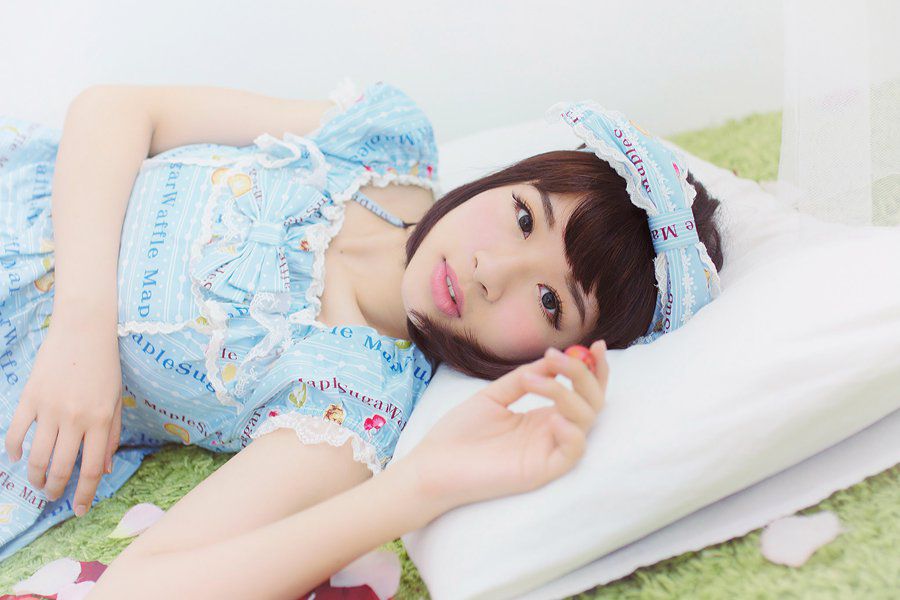 粉嫩学生妹Lynn小清新写真