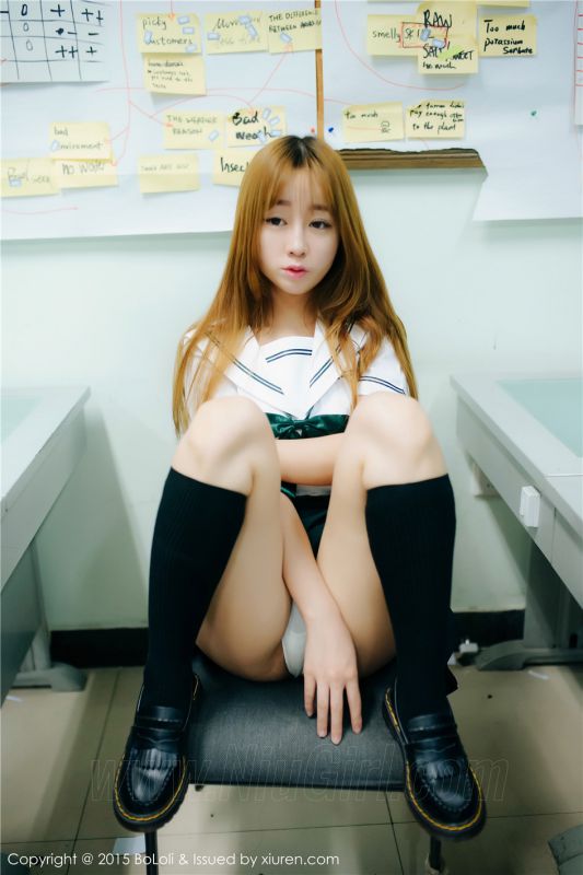 学生装美女王语纯室内清纯唯美写真照