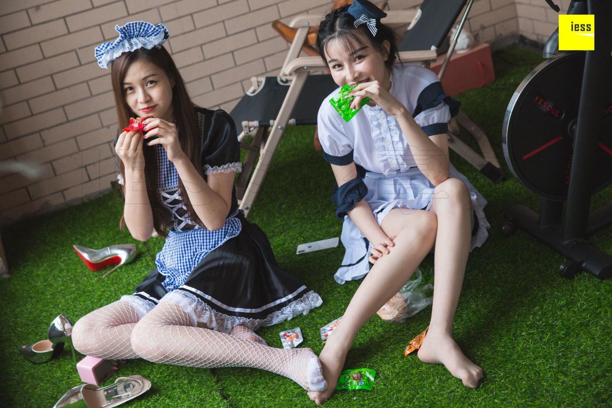 九妹&梦梦 《双生女仆2》写真套图