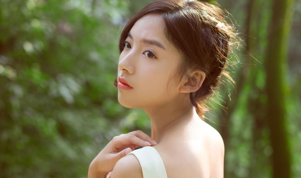 清纯美女森林唯美外拍写真