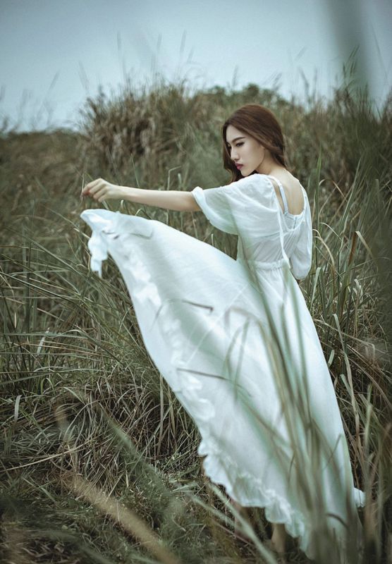 酥胸美女户外性感写真集