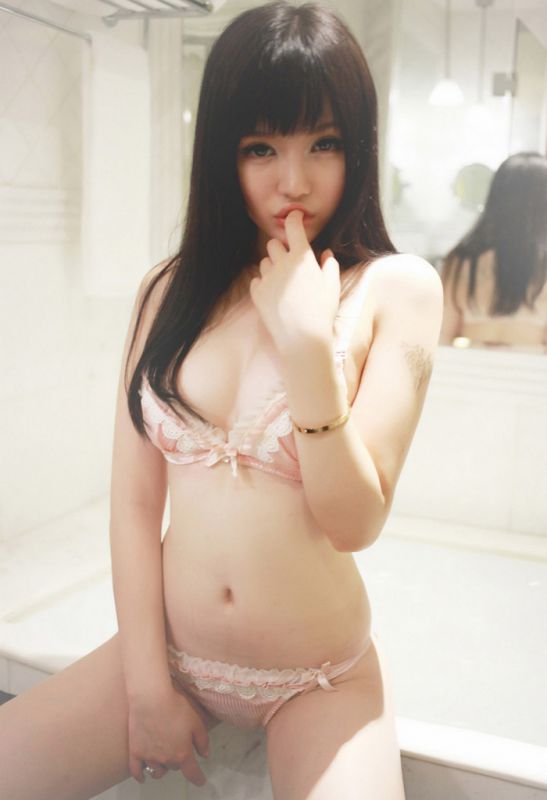 巨乳美女米妮酒店性感内衣秀