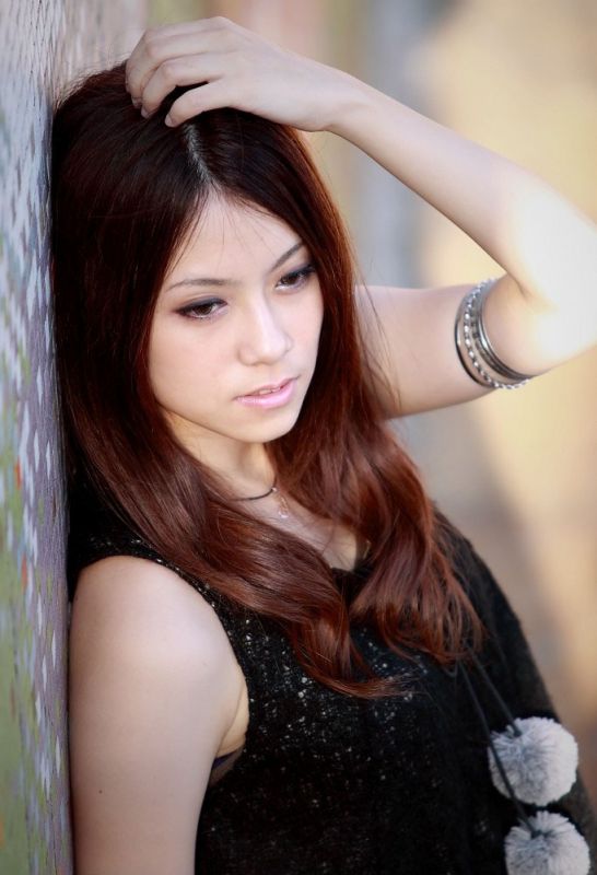 清纯美眉街头迷人写真照