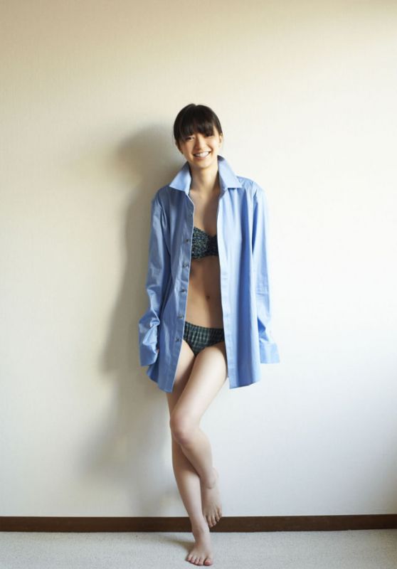 比基尼女优逢泽莉娜性感写真集