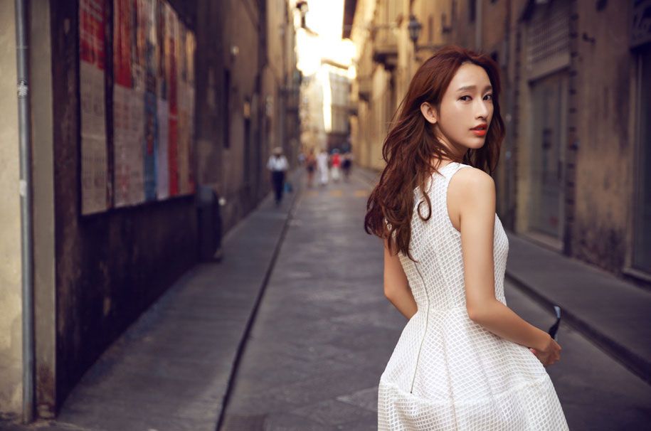 气质女星张俪街头高清写真