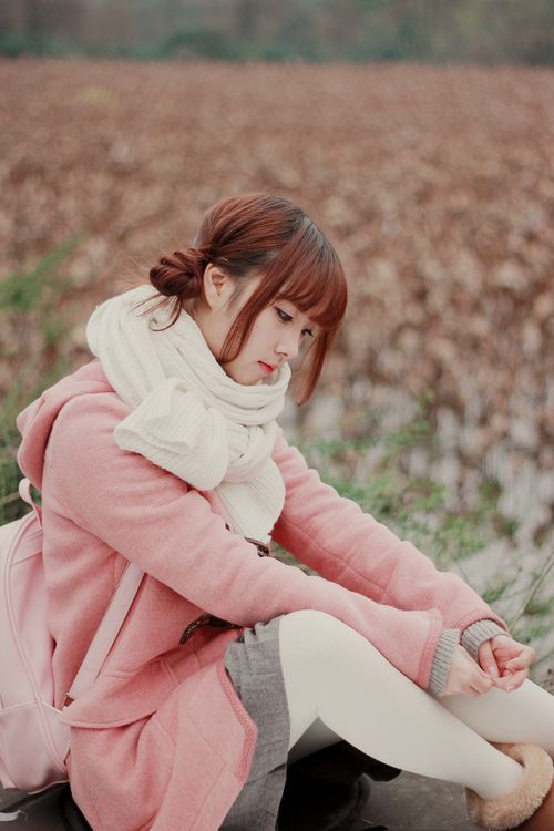 可爱小萝莉户外迷人写真照