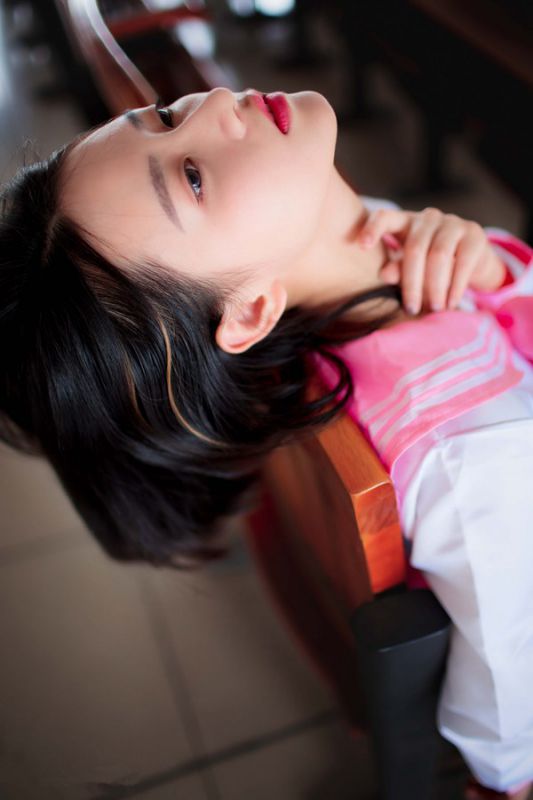 清纯校花阿能古水手服迷人写真