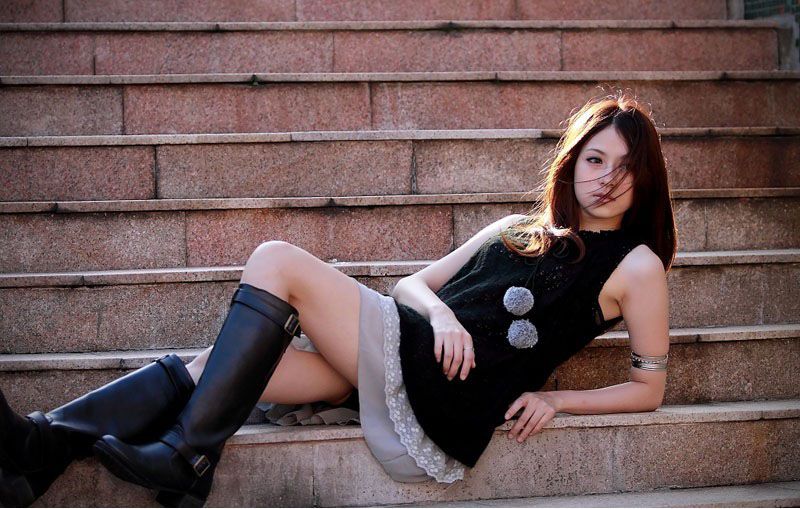 清纯美眉街头迷人写真照