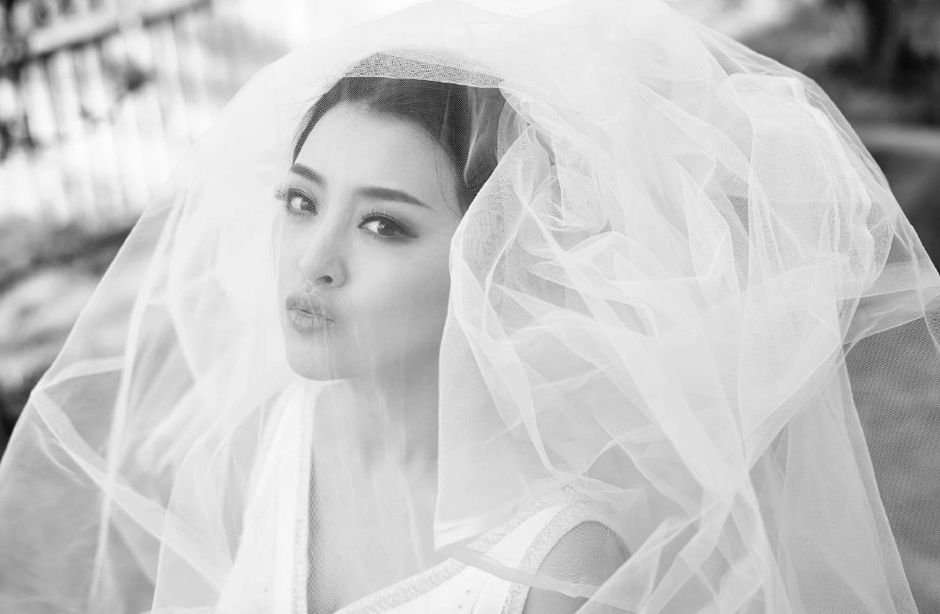 余薇薇海边白色婚纱唯美写真集
