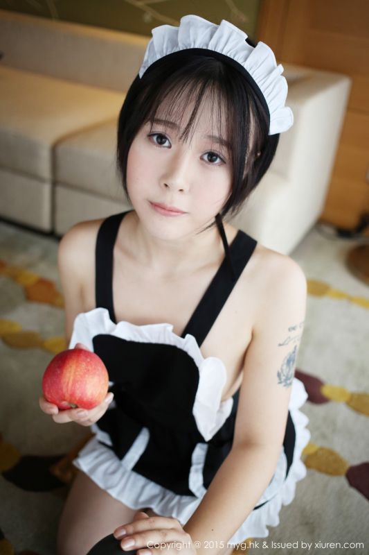 性感女仆Evelyn艾莉私房秀美臀写照