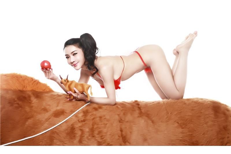 美女明星龚h菲性感演绎人体艺术