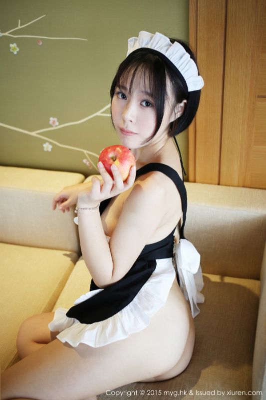性感女仆Evelyn艾莉私房秀美臀写照