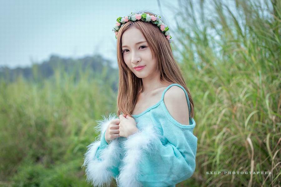 小清新90后美女户外清纯写真图片