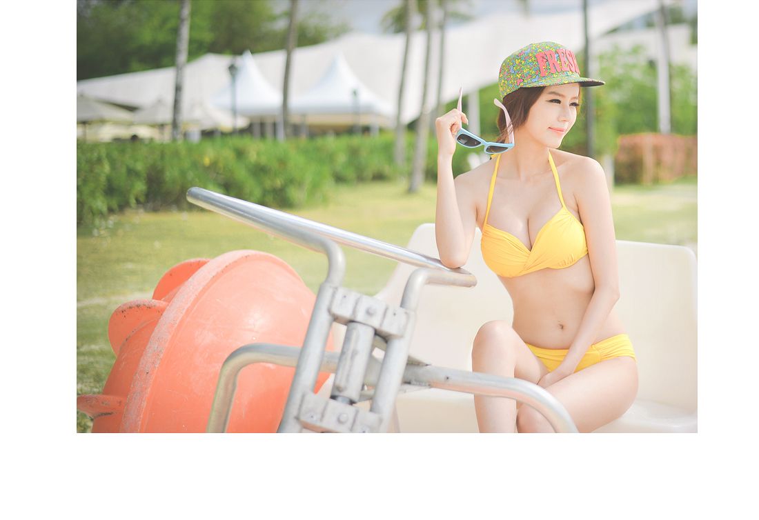 韩国比基尼少女户外诱惑写真