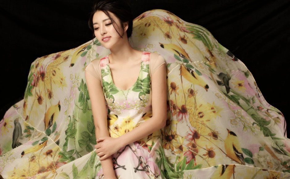 世界小姐余薇薇清新迷人写真