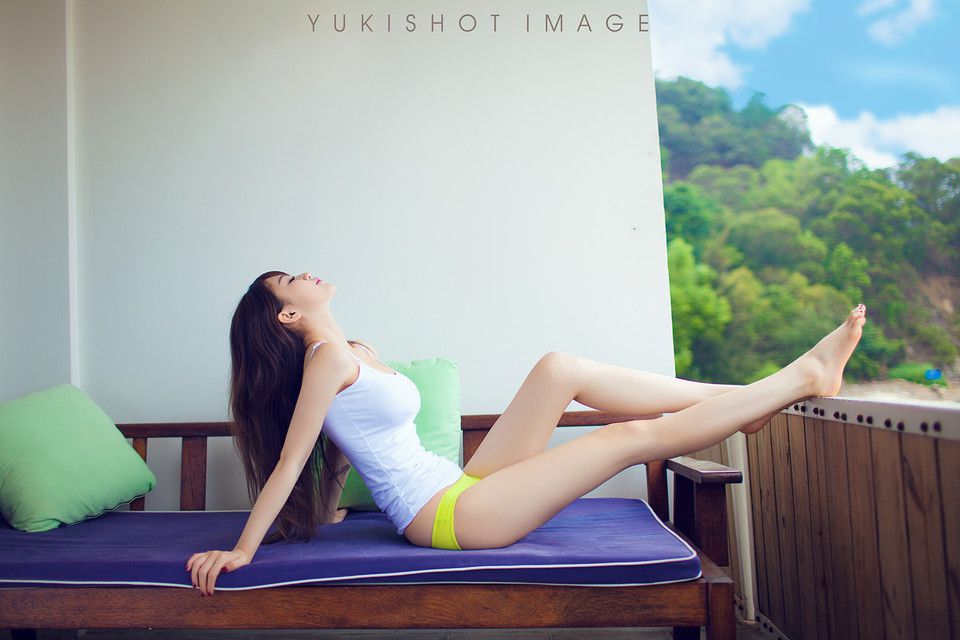 酥胸美女性感私房照
