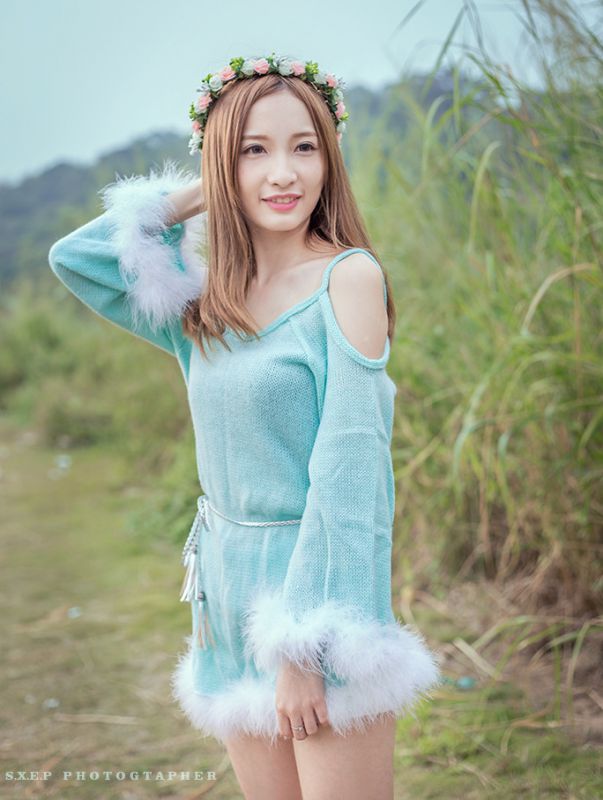 小清新90后美女户外清纯写真图片