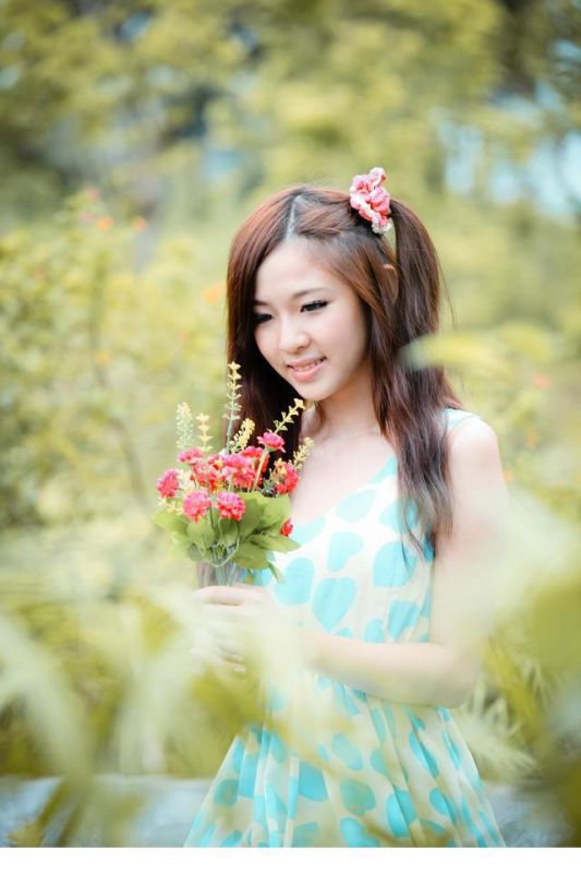 清纯美女唯美户外写真