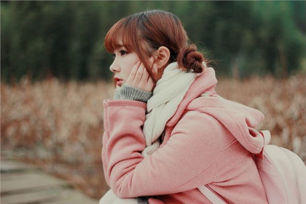 可爱小萝莉户外迷人写真照