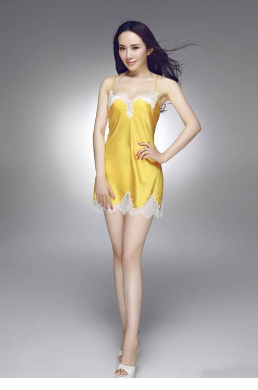 孟茜魅惑内衣大秀迷人身材