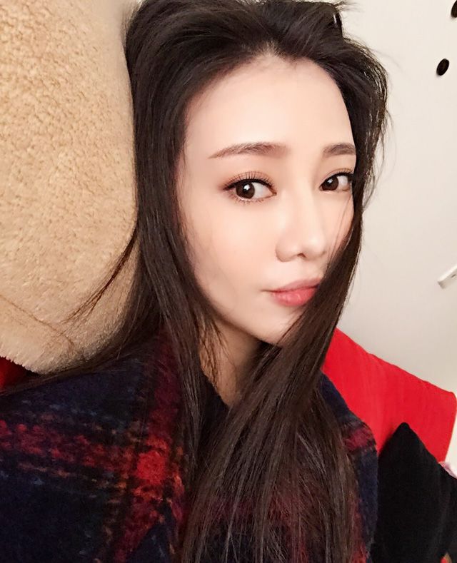 甜美女星郭芮溪高清自拍美照