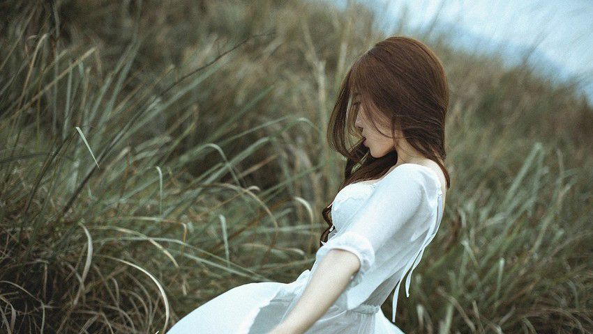 酥胸美女户外性感写真集