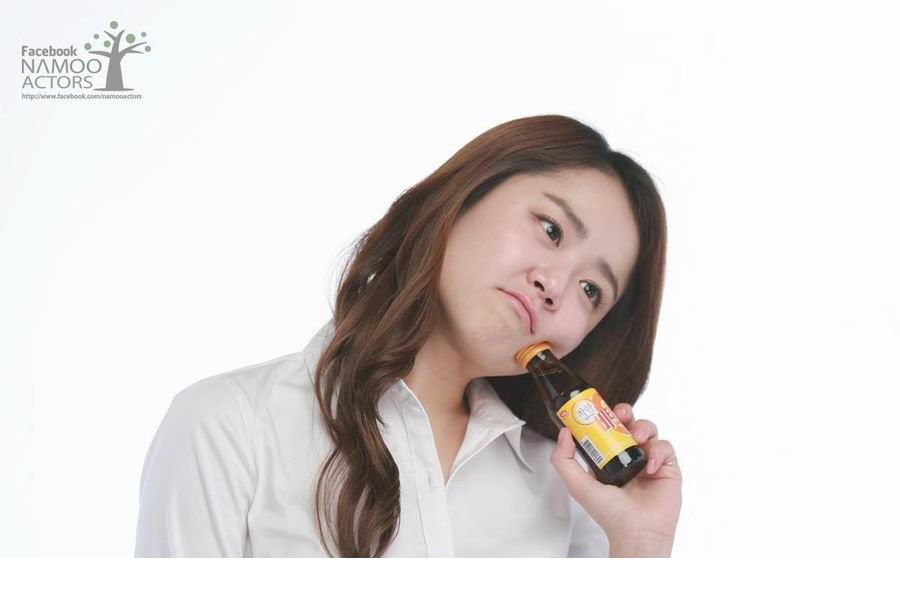 韩星文根英卖萌广告写真