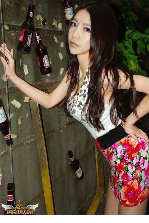 比基尼模特张杨娃娃性感写真