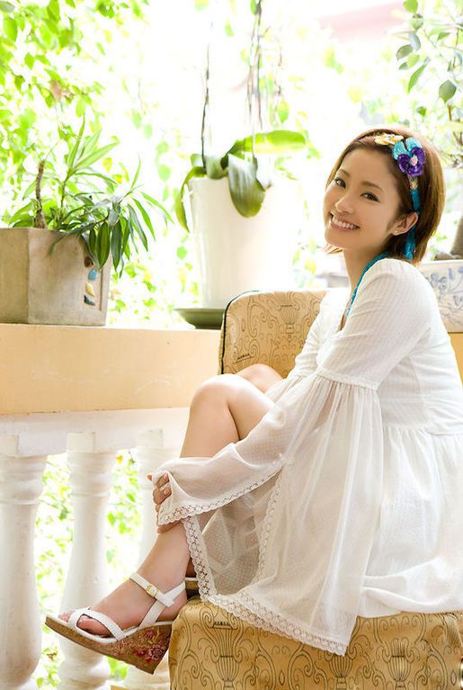 日本熟女上户彩户外迷人写真