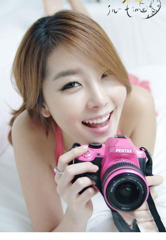 韩国嫩模李舒情一笑倾城