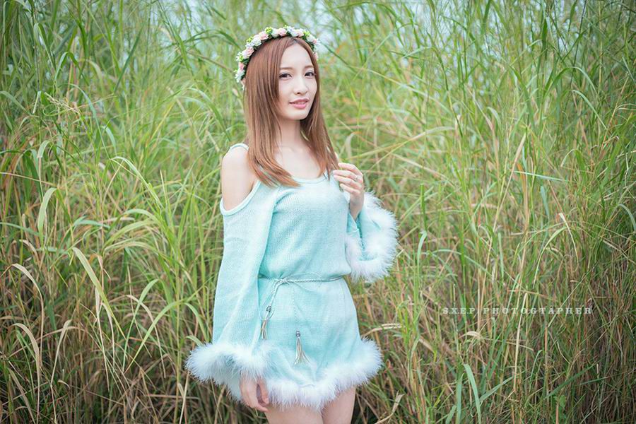 小清新90后美女户外清纯写真图片