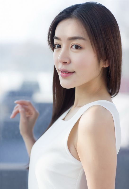 性感女星赵多娜玩转清纯诱惑