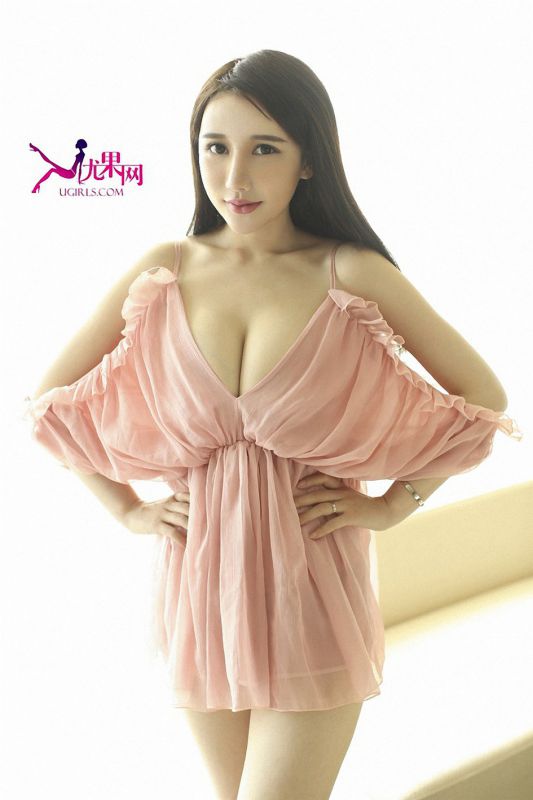 内衣美女王谨轩私房秀迷人乳沟