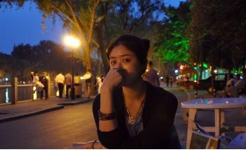 古装美女明星蒋欣活泼素颜生活照