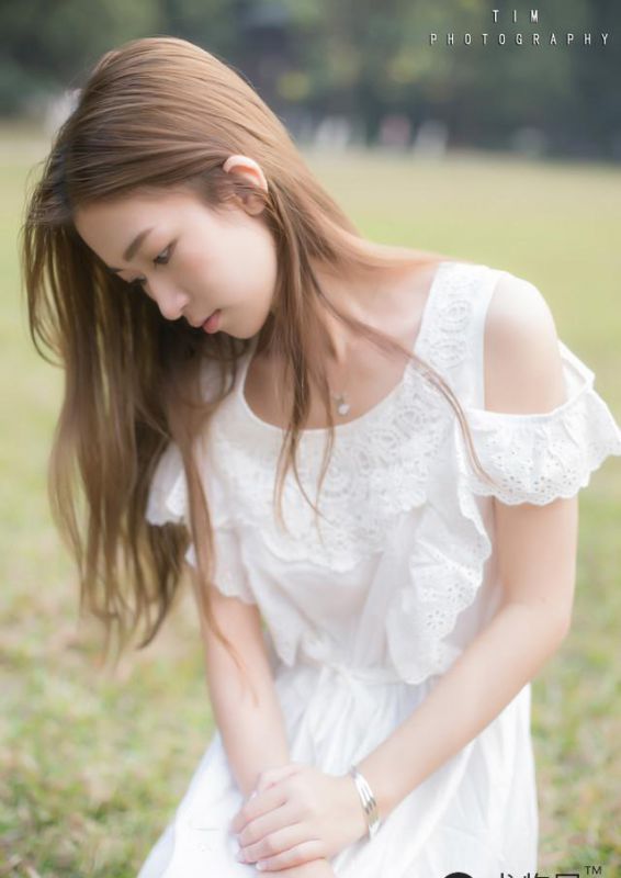 清纯美女原野户外唯美写真